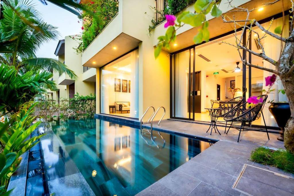 Hồ bơi riêng trong biệt thự Casamia Hội An